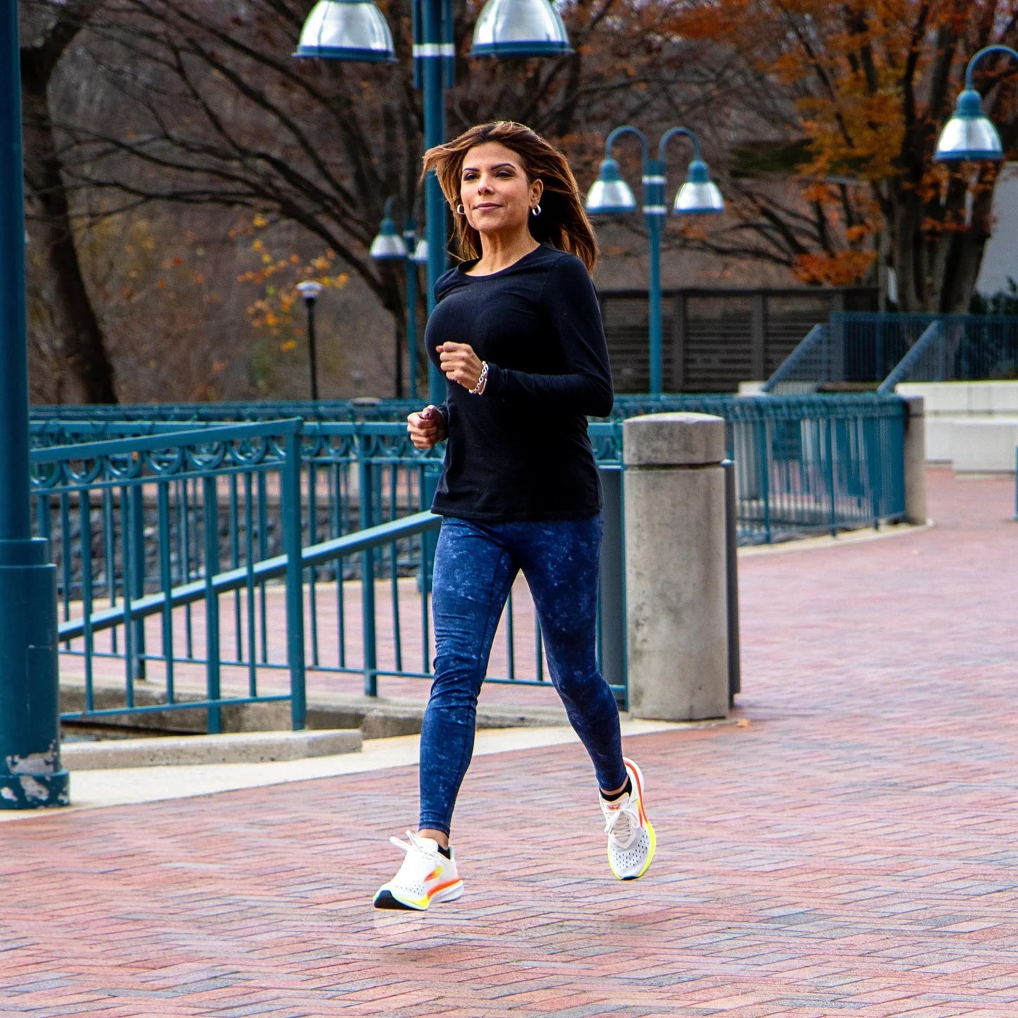 Women's Swift Running Apus